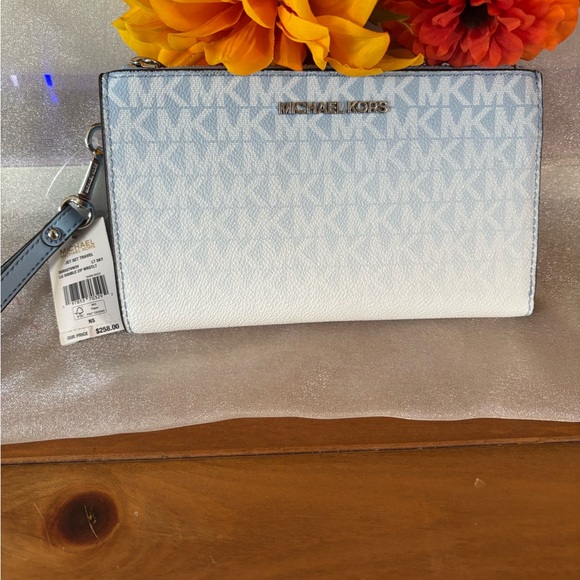 Michael Kors Light Blue Ombré Wallet/Wristlet NWT - Picture 1 of 16